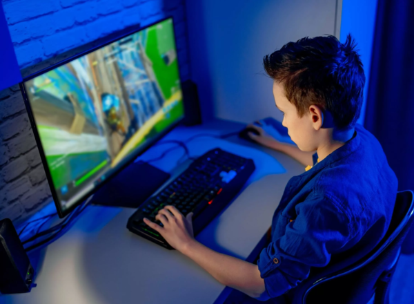 How do online games help children manage their pocket money?